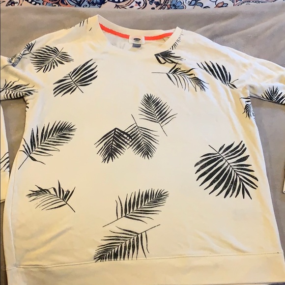 Old Navy Crew Neck Sweatshirt - Picture 2 of 3